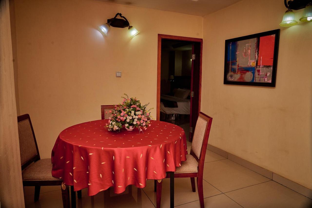 Barcelona Hotels, Abuja Mobushipe Dış mekan fotoğraf