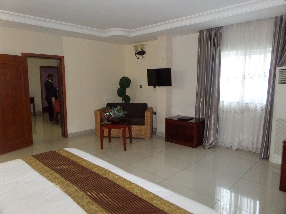 Barcelona Hotels, Abuja Mobushipe Dış mekan fotoğraf