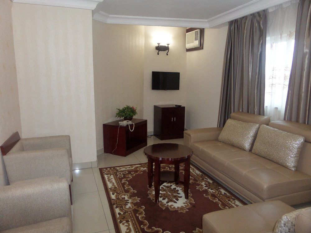 Barcelona Hotels, Abuja Mobushipe Dış mekan fotoğraf