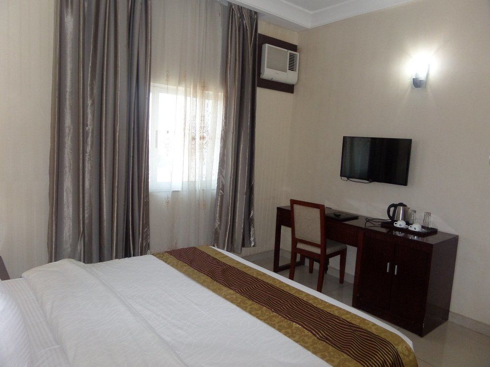 Barcelona Hotels, Abuja Mobushipe Dış mekan fotoğraf