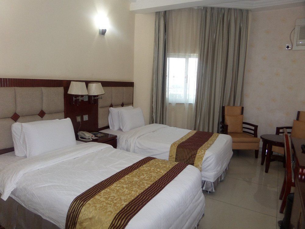 Barcelona Hotels, Abuja Mobushipe Dış mekan fotoğraf