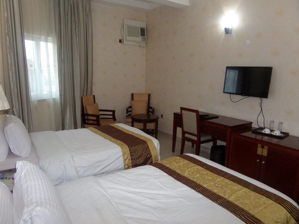 Barcelona Hotels, Abuja Mobushipe Dış mekan fotoğraf